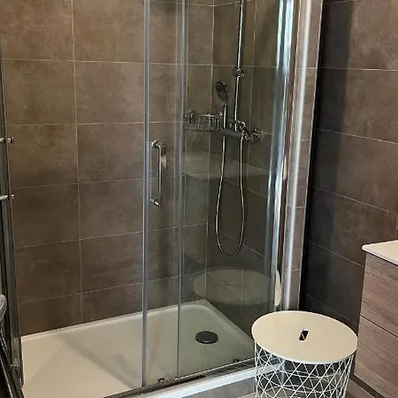 Apartman Le Face A La